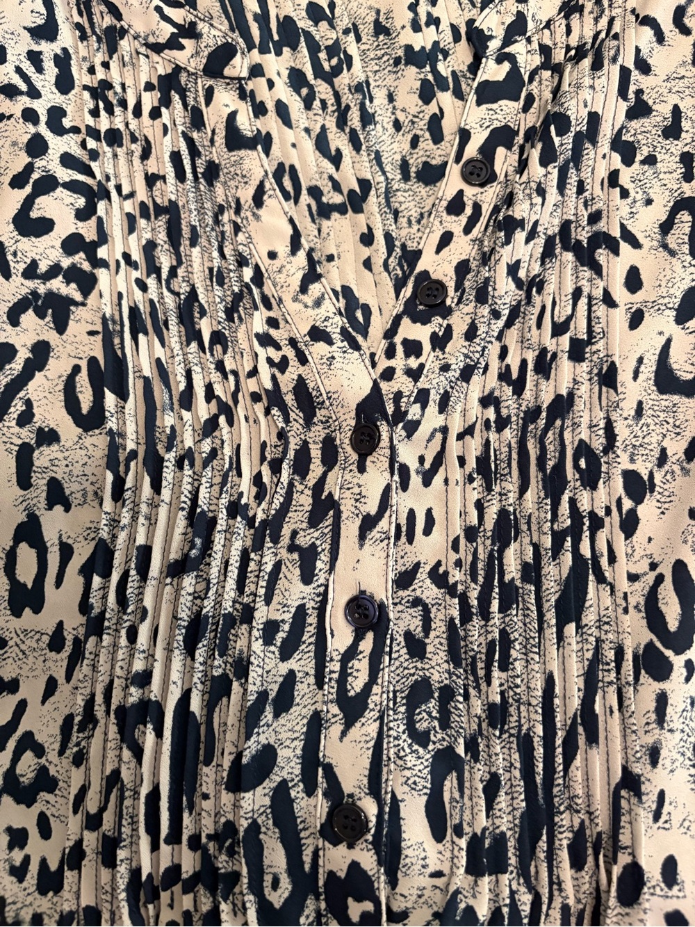 Melissa McCarthy Navy and Gray Leopard Pintuck Tunic - Picture 3 of 7